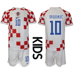 Kroatien Luka Modric #10 kläder Barn VM 2022 Hemmatröja Kortärmad (+ korta byxor)